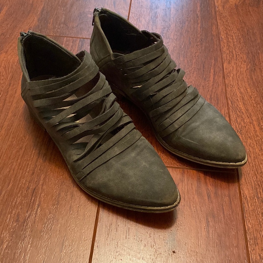 Miim Suede ankle boots size 7